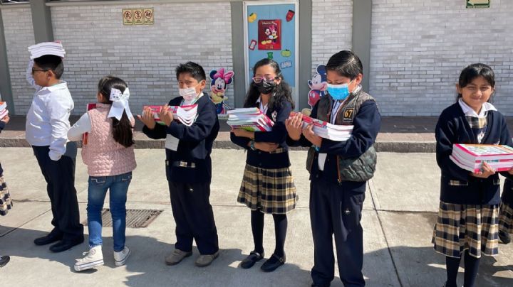 Entregan libros de texto gratuitos a alumnos del Edomex