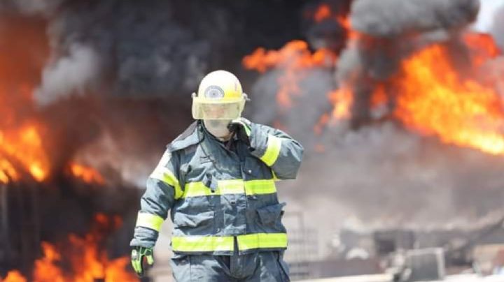 Se incendian tanques de gasolina y evacuan a 1,200 personas