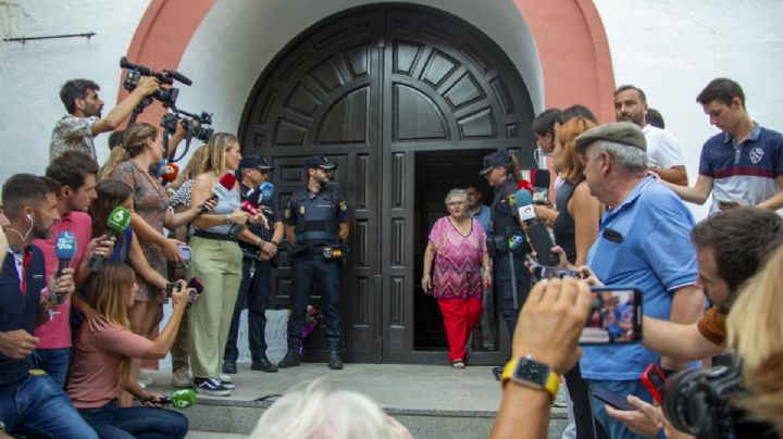 Madre de Luis Rubiales, presidente de la RFEF, termina protesta tras ser hospitalizada