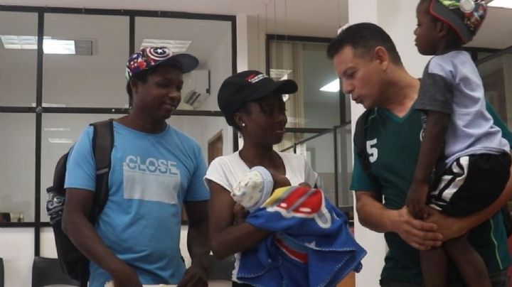 Padres haitianos buscan registrar como jarocho a bebé nacido en refugio de Coatzacoalcos