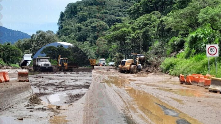 Reabren parcialmente autopista Orizaba-Puebla, tras casi un día cerrada por deslave