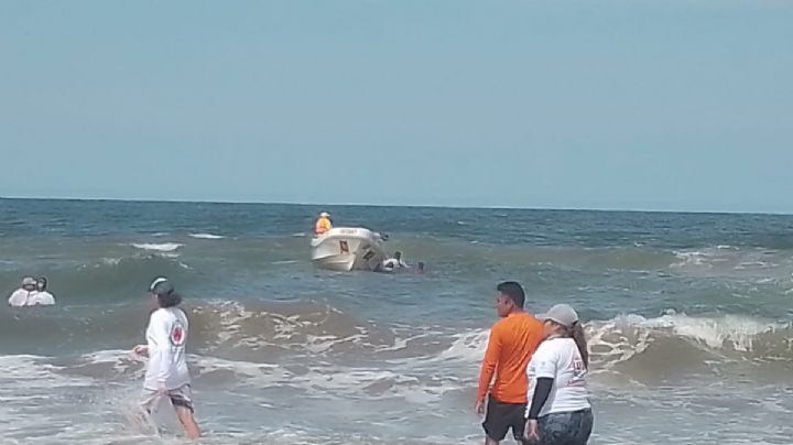Familia poblana es rescatada de ahogarse en playas de Chachalacas, Veracruz
