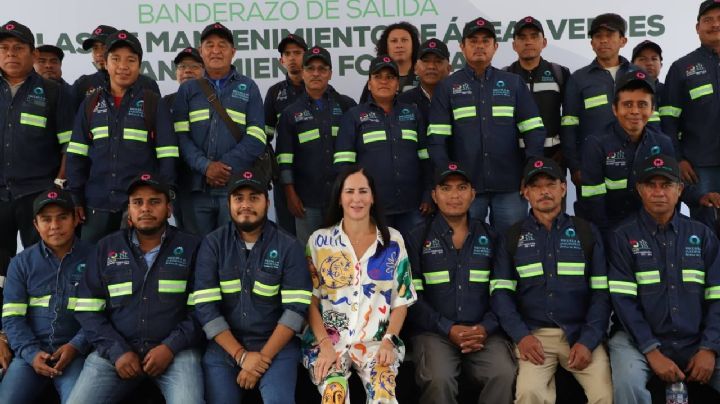 En Álvaro Obregón dan mantenimiento a parques, jardines y camellones