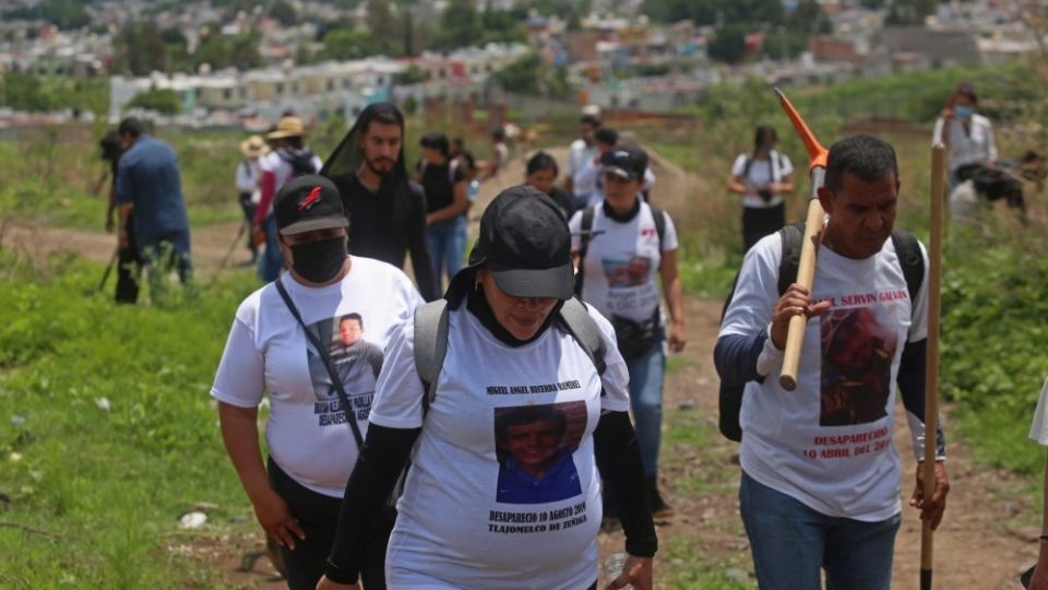 Un grupo de madres buscadoras de Sonora sufrió un ataque armado mientras realizaban una búsqueda en sur de Hermosillo, denunció Ceci Flores, fundadora del colectivo Madres Buscadoras