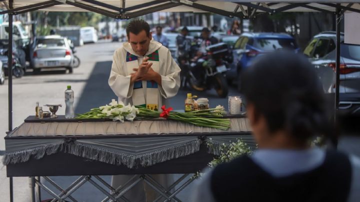 Realizan misa afuera de Segob a la activista trans Guadalupe Xiu