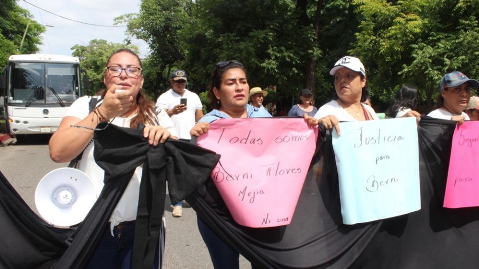 Berni, profesora del plantel 216 del Colegio de Bachilleres, fue sacada del salón de clases por tres sujetos armados y encapuchados, ante la mirada de sus estudiantes; este martes fue hallada muerta