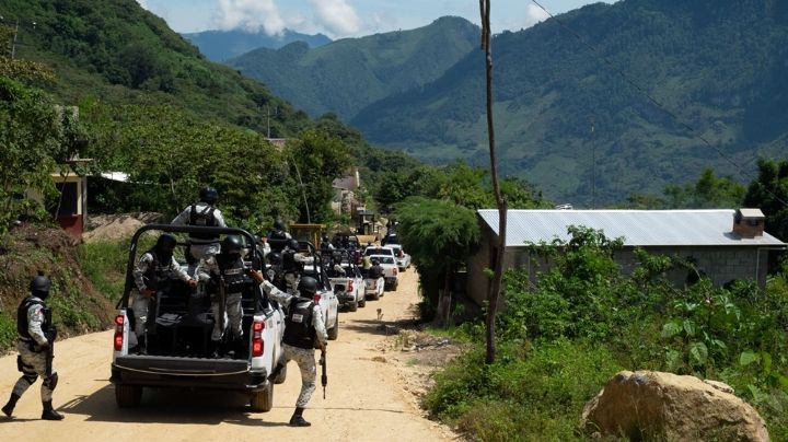 Cártel de Sinaloa amenaza a lacandones; sacan a autoridades en helicópteros