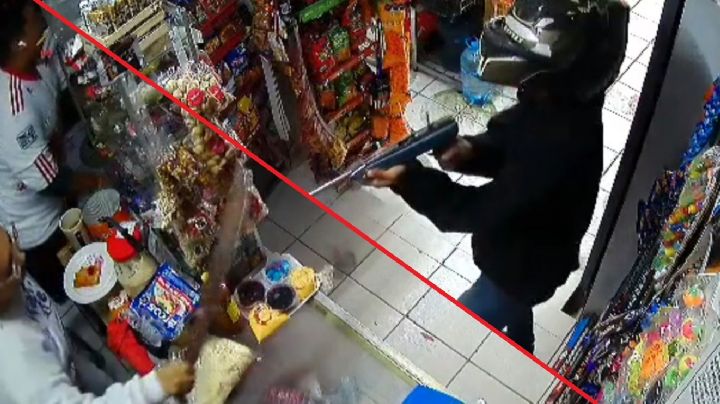 VIDEO | Machete en mano, corretean a asaltante de tienda en León