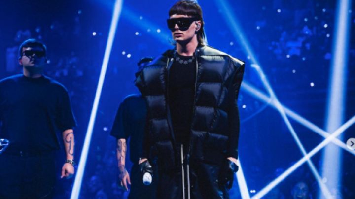 Filtran la supuesta fotografía de Peso Pluma durante su paso por las Chivas; así lucía el cantante