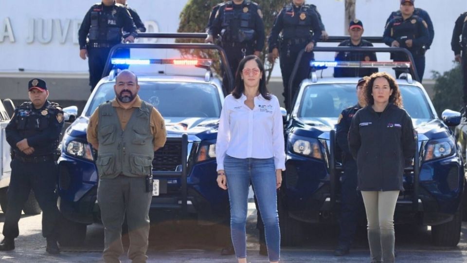 La alcaldesa resaltó los resultados de la estrategia “Liberando Tu Calle”, implementada para el retiro de autos chatarra; estos operativos se realizan con el apoyo de 4 grúas, tres patrullas y 35 elementos