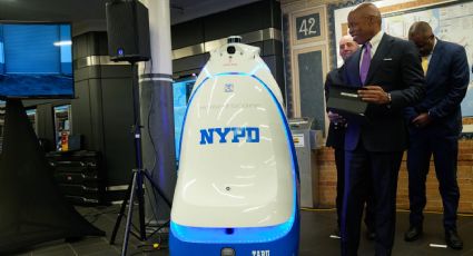 El despertar del policía robot en Nueva York