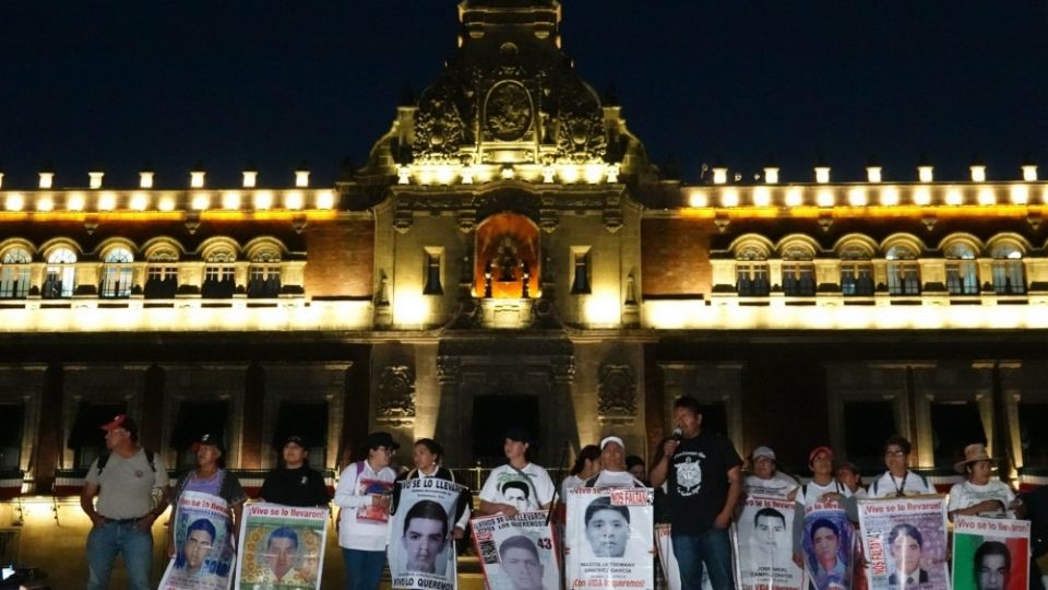 Un informe de la CNDH revela que la noche del 26 de septiembre de 2014, por lo menos 19 normalistas de Ayotzinapa murieron calcinados en el basurero de Cocula; del resto no hay datos fidedignos