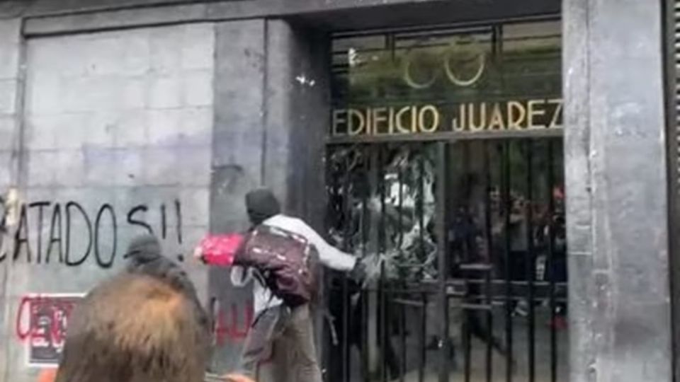 Sonora Grill y las perdidas por 50 millones de pesos por vandalismo en marcha Ayotzinapa