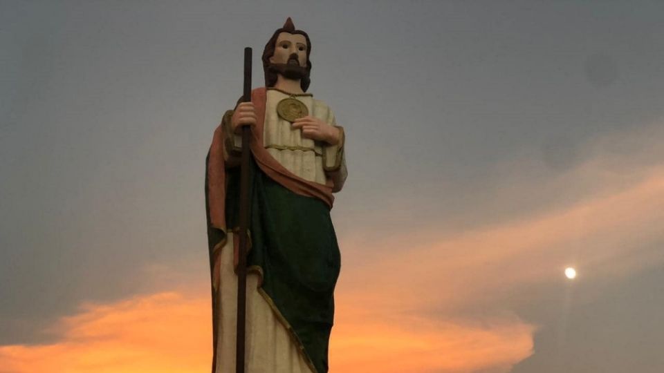 La figura gigante de San Judas Tadeo está en el parque Mirador, que da la bienvenida en el municipio de Badiraguato, Sinaloa