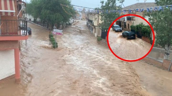 ¿Qué es una DANA? El fenómeno que está dejando bajo el agua a los autos
