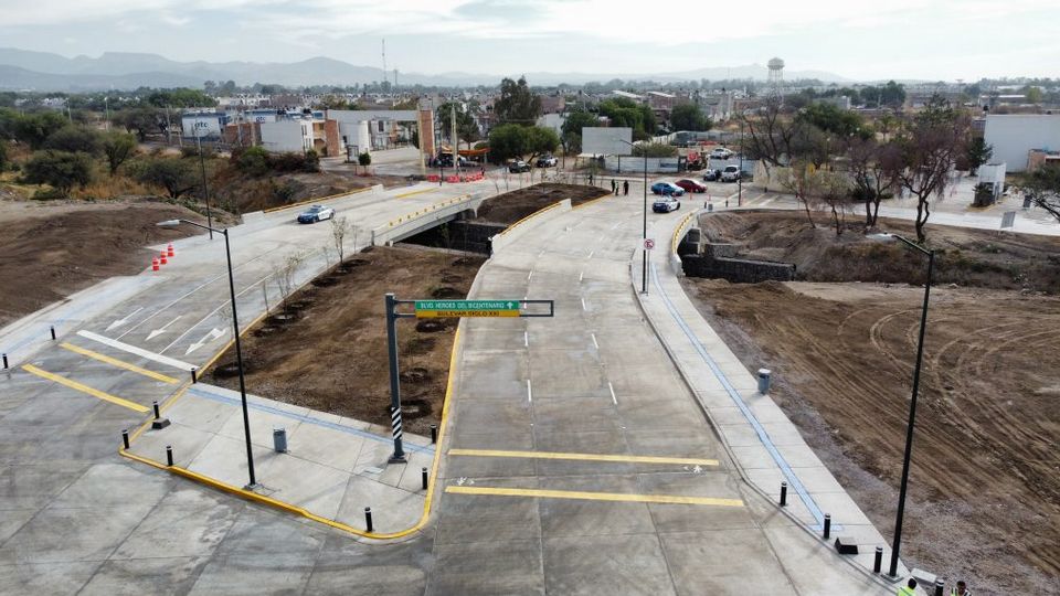 El buelvar Siglo XXI conecta de la zona del bulevar Aeropuerto a Delta y San José el Alto en pocos minutos.