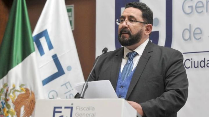 Ulises Lara, con título "fast track" de abogado para ser fiscal de CDMX