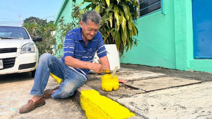 Don Jaime: vecino de 70 años que mejora su colonia con recursos propios en Coatzacoalcos
