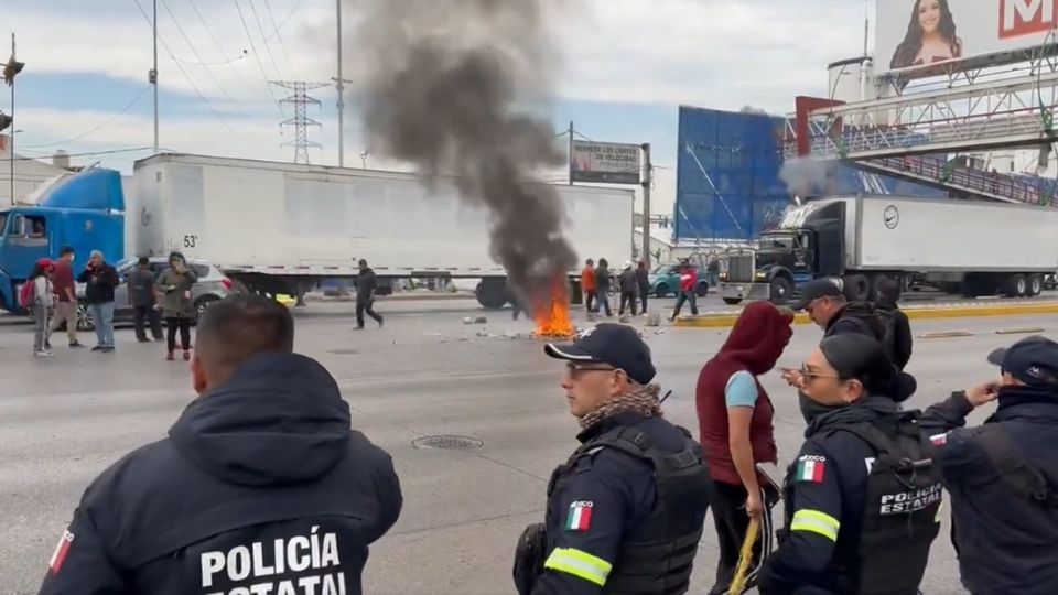 Demolición de casas en Tultitlán detona bloqueos y caos vial