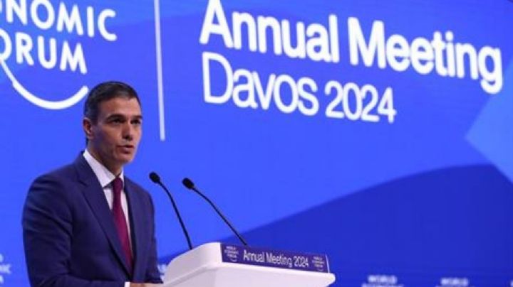 Presidente de España hace un fuerte llamado a las empresas a defender la democracia