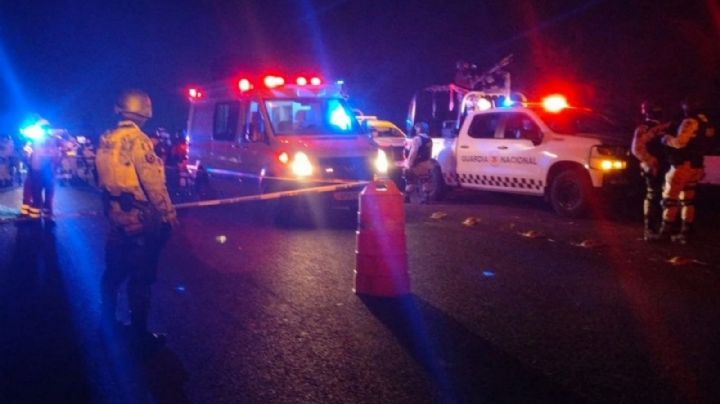 Mueren 5 personas en choque en León