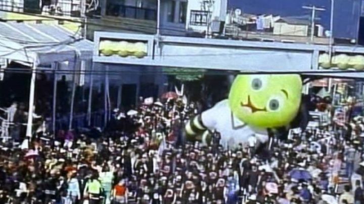 León quiso hacer un desfile grandote y los cables estorbaron