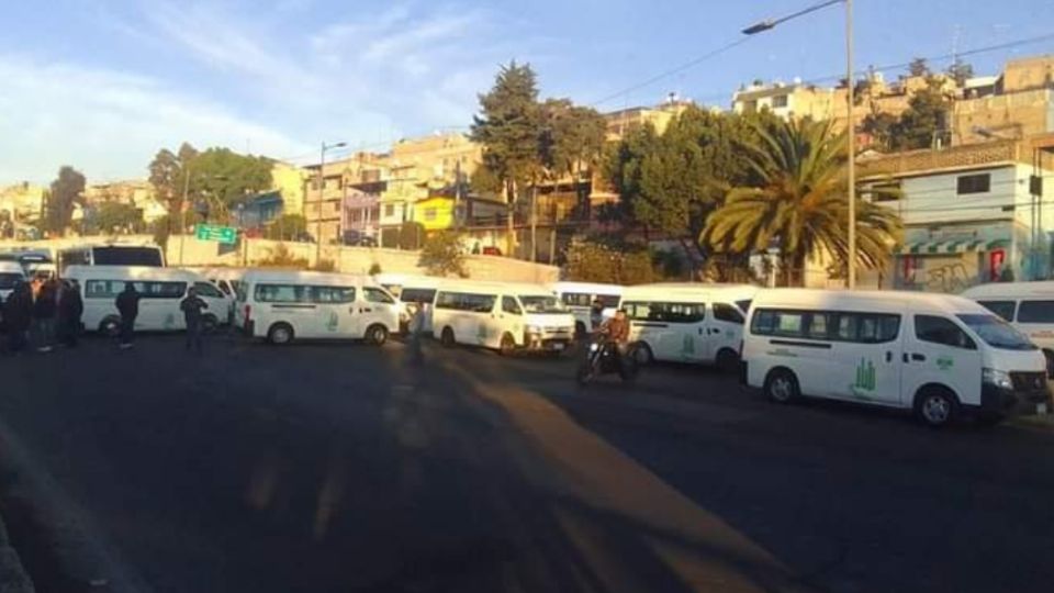 Bloqueo de transportistas en Naucalpan