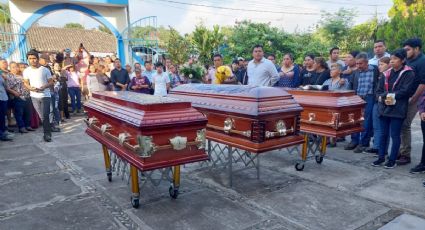 Dan último adiós a familia de Papantla fallecida en choque carretero