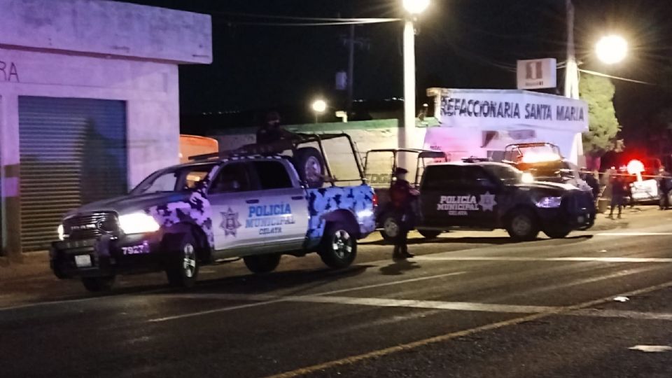 Tres policías murieron en el lugar y uno más mientras recibía los primeros auxilios.