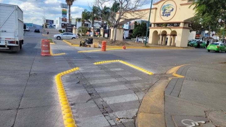 Colocan boyas en Brisas del Lago y vecinos amagan con bloquear acceso