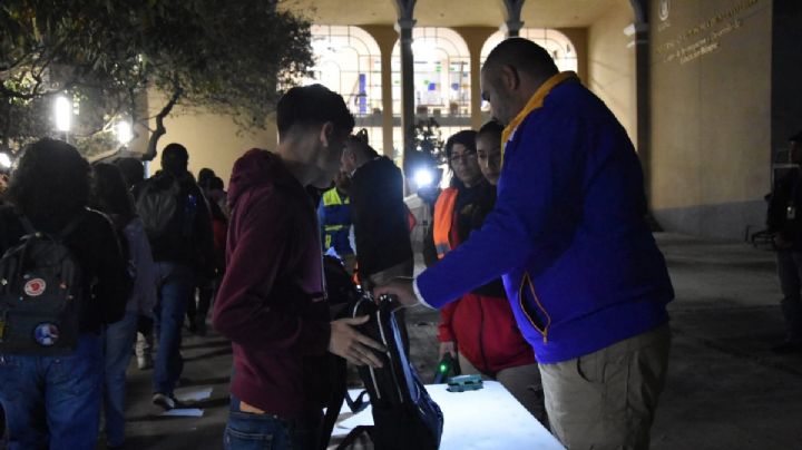 Tras ataque a estudiante de prepa con un cuchillo, UANL hace Operativo Mochila