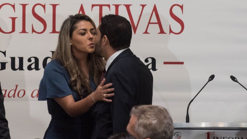 Martí Batres y su esposa Daniela Cordero Arenas