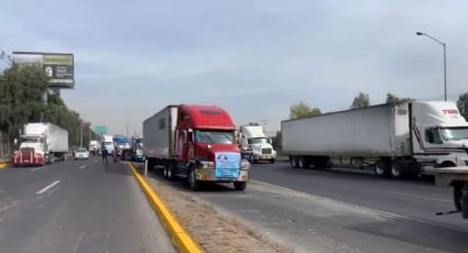 Bloqueo en la México Querétaro por caravana de tráilers con destino a la CDMX