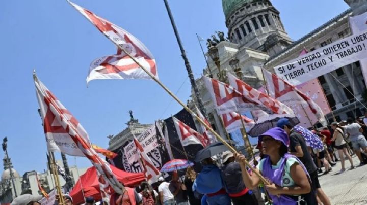Argentina: Tensiones entre la policía y manifestantes en el debate de la "Ley Ómnibus"