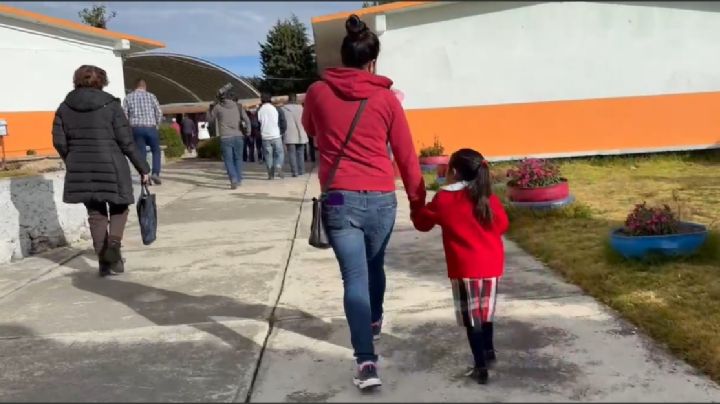 Vuelven, con temor, a clases alumnos y maestros de Texcaltitlán