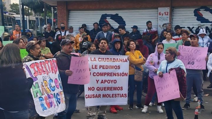Colapsa vialidad en la Calzada Ignacio Zaragoza: Exigen liberación de los detenidos en balacera en Iztacalco