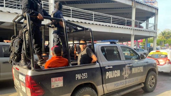 Detienen a 2 periodistas y sus escoltas en Poza Rica