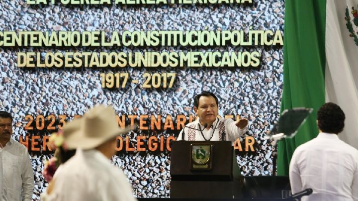 "Huacho" Díaz toma protesta como gobernador de Yucatán