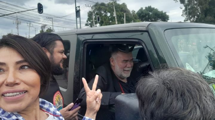 Jesús Ochoa encara a transeúnte que lo increpó