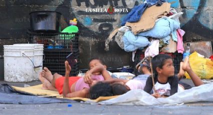 Plaza de la Soledad, el "hogar" de migrantes en la indigencia