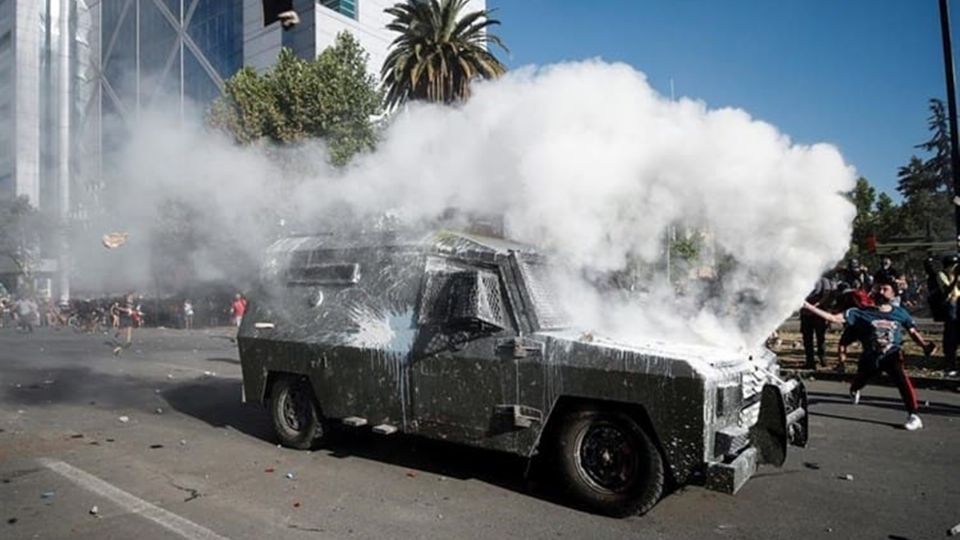 Las protestas dieron lugar a dos fallidos procesos constituyentes, que marcaron la primera etapa del primer gobierno de la historia de la nueva izquierda chilena, liderado por Gabriel Boric.