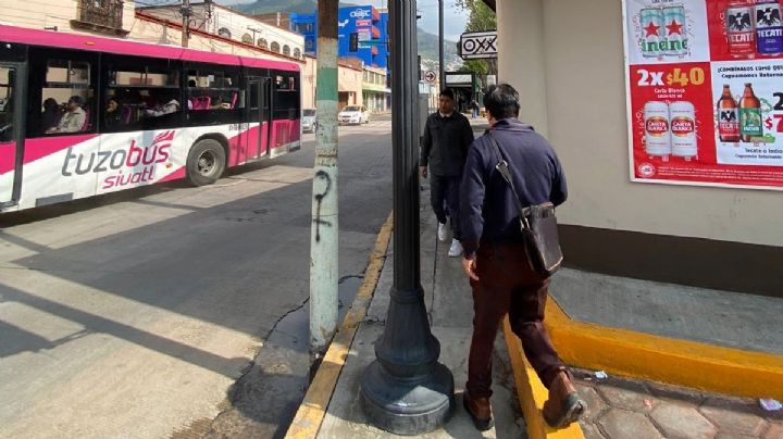 Semáforos nuevos, movilidad cero en Pachuca; así afectan el tránsito peatonal