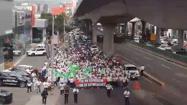 Colapsa Periférico Norte por bloqueo de transportistas y comerciantes; ¿qué exigen?