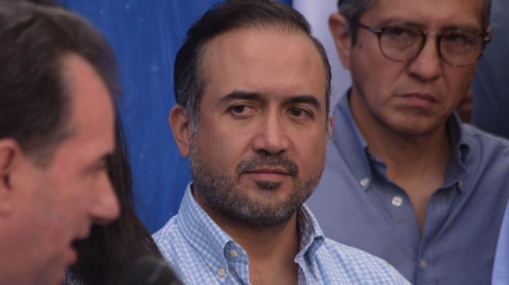 Permaneceré en el PAN, dice Fernando Yunes al recibir constancia de pluri