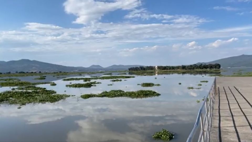 Continúa entrando agua a la Laguna de Yuriria. (Foto: