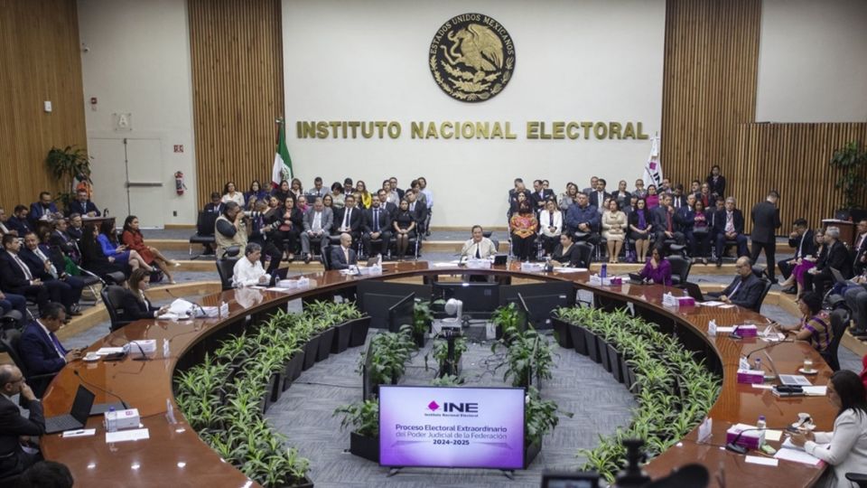 El INE publicó el 27 de septiembre en el Diario Oficial de la Federación (DOF) el acuerdo sobre el comienzo del proceso de elección jueces y ministros.