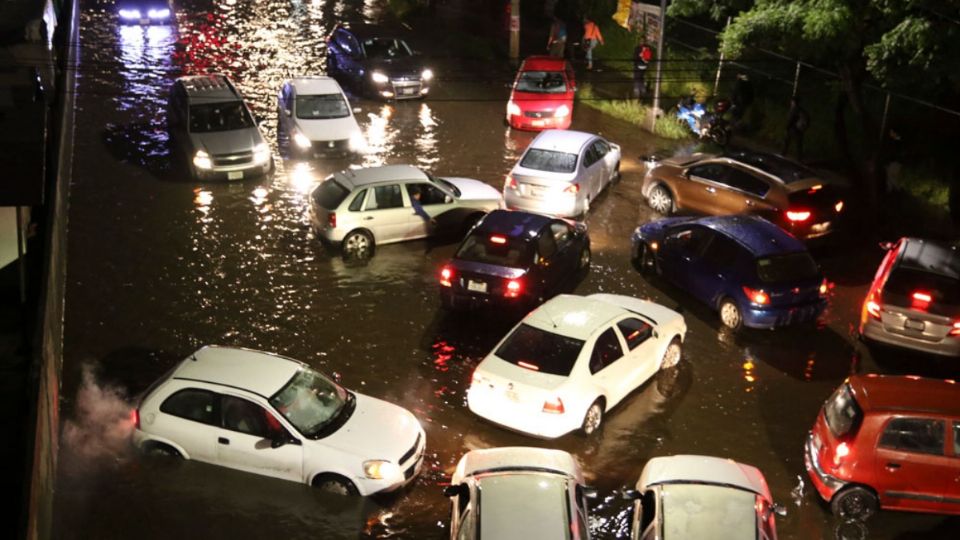 Esto es lo que debes hacer cuando hay inundación y estás conduciendo un vehículo