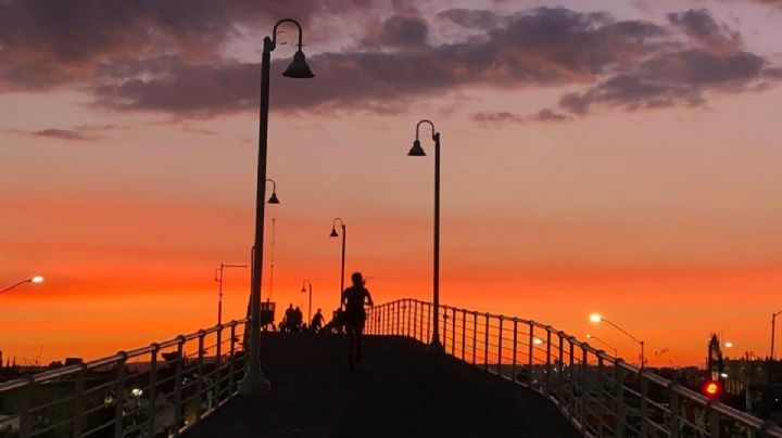 ¿Por qué los atardeceres de León son tan bonitos y parecen un fondo de pantalla de Windows?