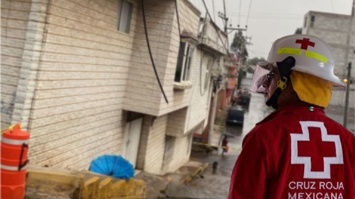 Hombre se protegía de la lluvia, a través de su sombrilla recibe descarga eléctrica