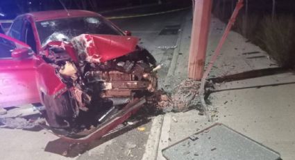 Choca joven contra poste y muere prensado, en Salamanca